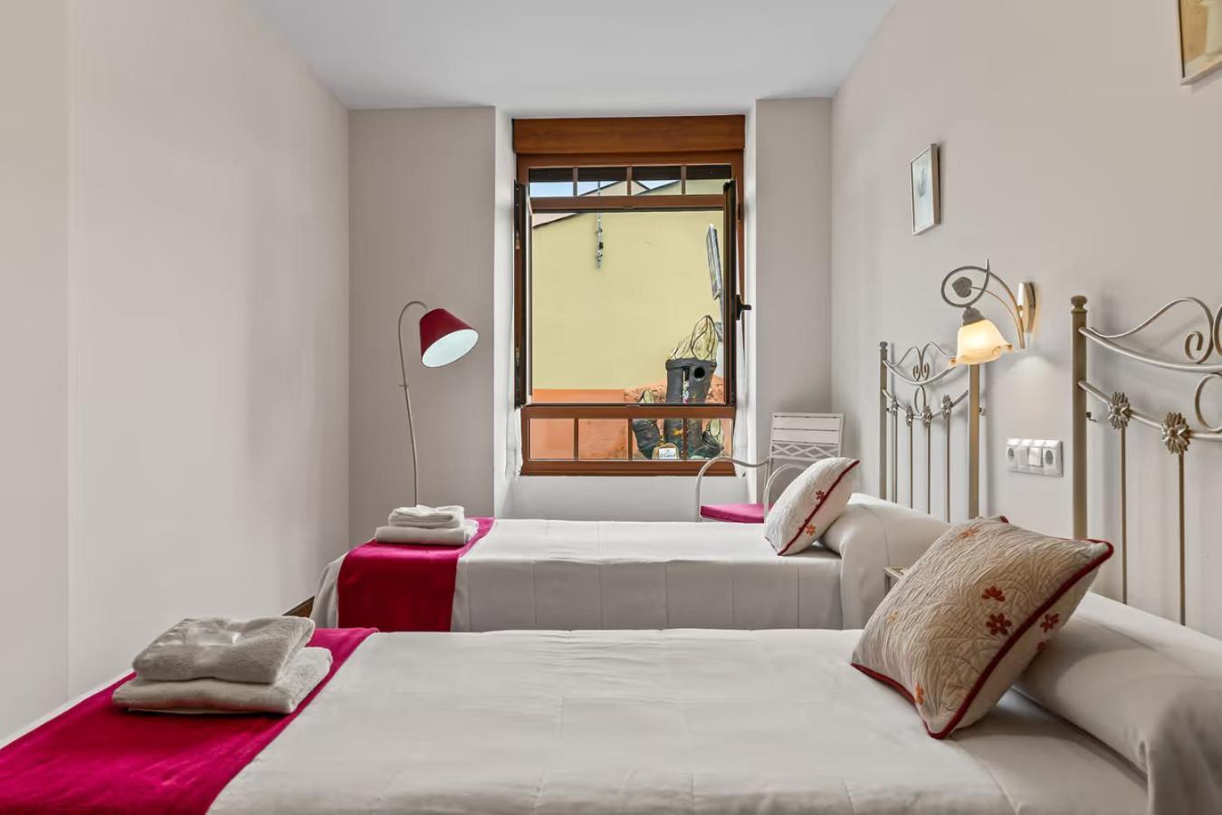 Apartamentos Turisticos As Cetareas Rinlo Oda fotoğraf