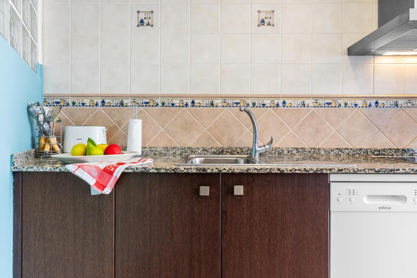 Apartamentos Turisticos As Cetareas Rinlo Oda fotoğraf